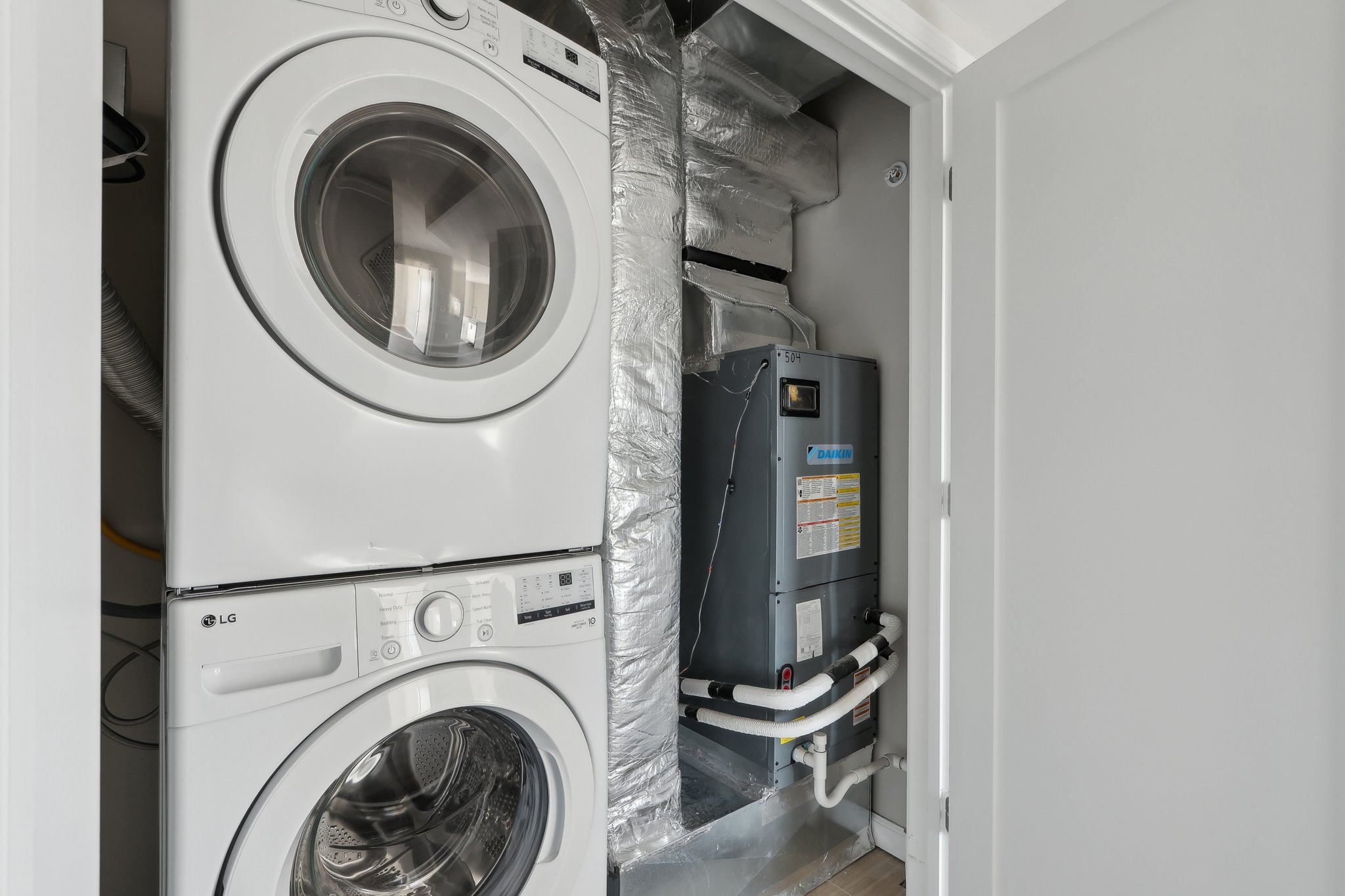 In-Unit Washer Dryer Long Branch Rental The Willow Luxury Lease Near the Beach in Long Branch New Jersey Pier Village, long Branch, New Jersey 2